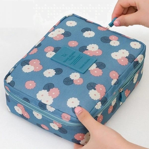 Travel Toiletry & Cosmetic Bags - Image 3